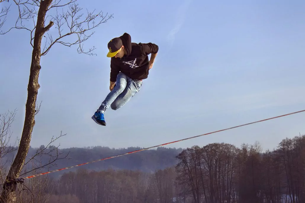 https://www.gibbon-slacklines.com/en/team/simon-meirandres/