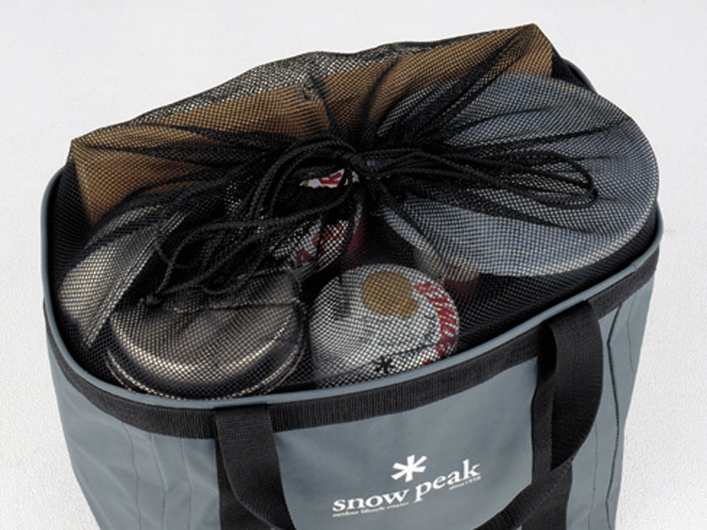 https://ec.snowpeak.co.jp/snowpeak/ja/%E3%82%AD%E3%83%A3%E3%83%B3%E3%83%97/%E3%82%AD%E3%83%A3%E3%83%AA%E3%83%BC%E3%83%90%E3%83%83%E3%82%B0%E3%83%BB%E3%82%B3%E3%83%B3%E3%83%86%E3%83%8A/%E3%82%AE%E3%82%A2%E3%82%B3%E3%83%B3%E3%83%86%E3%83%8A/p/259#&gid=1&pid=2