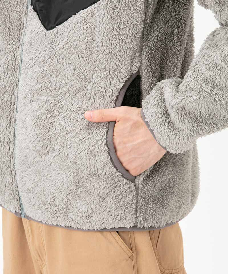 https://www.chums.jp/shop/g/gCH04-1242-G005-04/